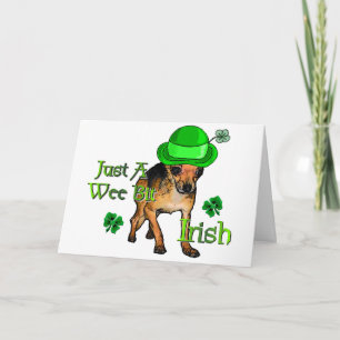 Tarjeta El día de St Patrick de la chihuahua
