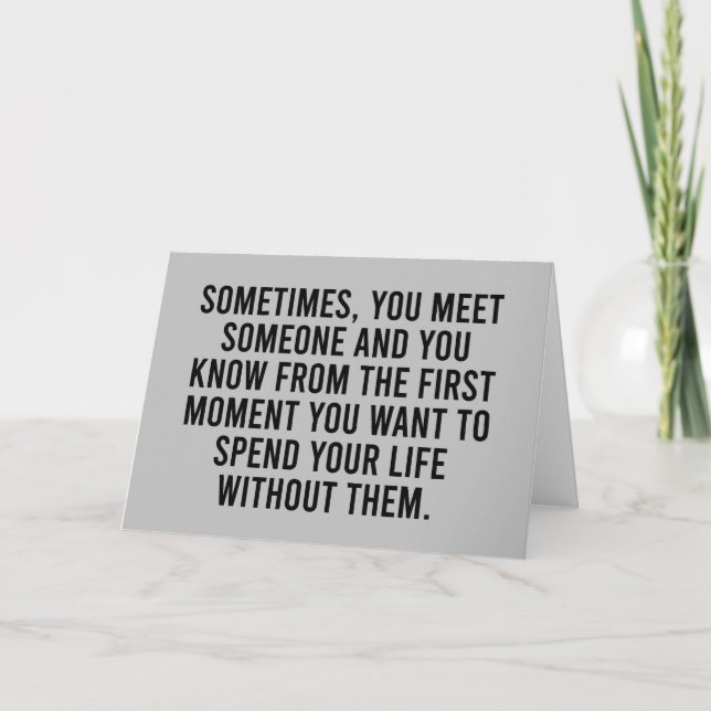 Tarjeta El humor sarcástico e introvertido gracioso dice (Anverso)