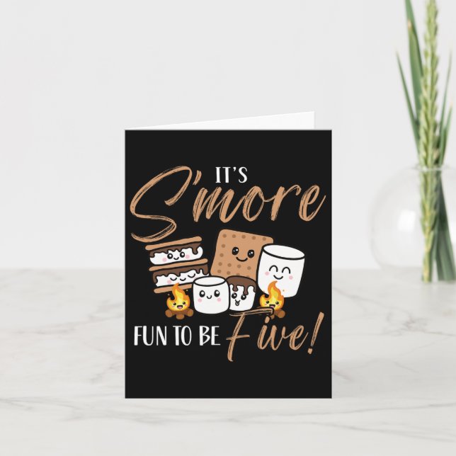 Tarjeta El marshmallow de la fogata de cumpleaños es más d (Anverso)