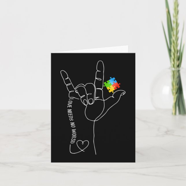 Tarjeta El Mes de Conciencia del Autismo Amor No Necesita  (Anverso)