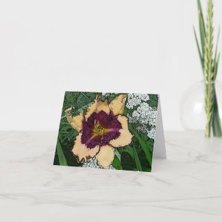 Tarjeta El nuevo día cultiva un huerto Daylily la "Sabine