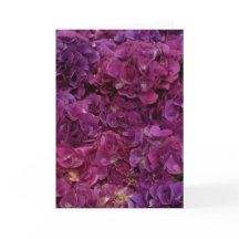 El pensamiento en usted carda con las flores