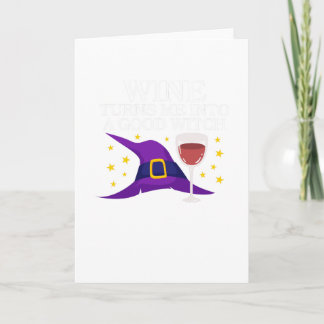 Tarjeta El vino me da vuelta en un buen feliz Halloween de