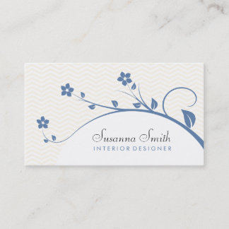 Tarjeta elegante con flores azules y chevrón