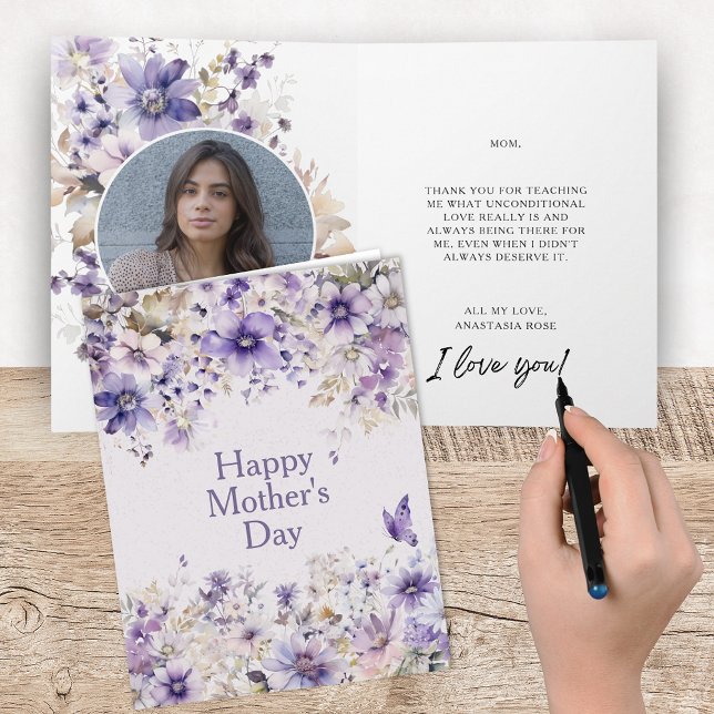 Tarjeta Elegante morado floral feliz día de la madre Keeps (Elegant floral mother's day card with keepsake photo and modern sentimental personalized text)