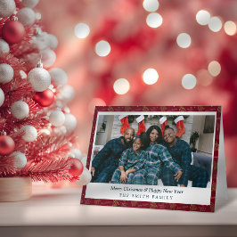 Tarjeta Elegantes Navidades rojos y verdes con árboles y f