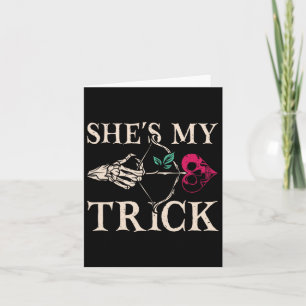 Tarjeta Ella es mi traje de halloween de la pareja que emp