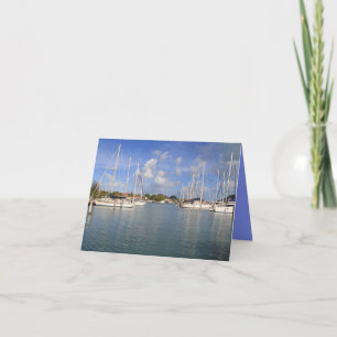 Tarjeta en blanco con imagen del barco de vela en 