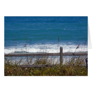 Tarjeta en blanco de ondas azules oceánicas/fotogr