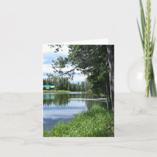 Tarjeta en blanco, lago mountain, muelle