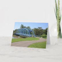 Tarjeta en blanco motivacional del puente de hierr