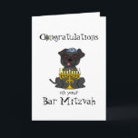 Tarjeta Enhorabuena en su perro del Mitzvah-Barro amasado<br><div class="desc">Este pequeño barro amasado lindo se está sentando con un menorah con las velas encendidas,  y está llevando un yarmulke minúsculo. Dentro de es un verso agradable que usted puede personalizar.</div>