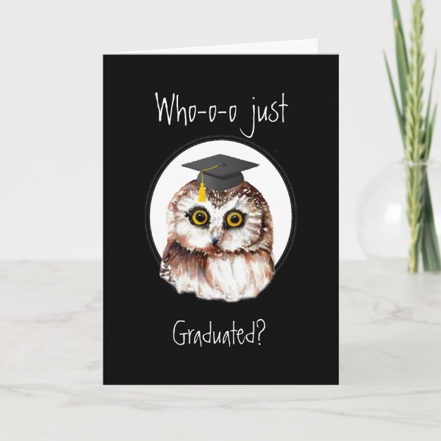 Tarjeta Enhorabuena que gradúa el búho sabio lindo (Anverso)