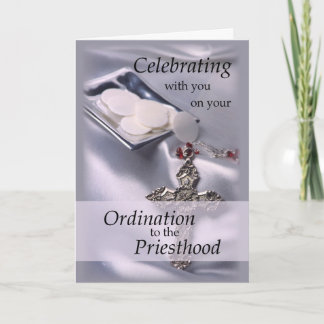 Tarjeta Enhorabuena sacerdote, anfitriones y cruz de la