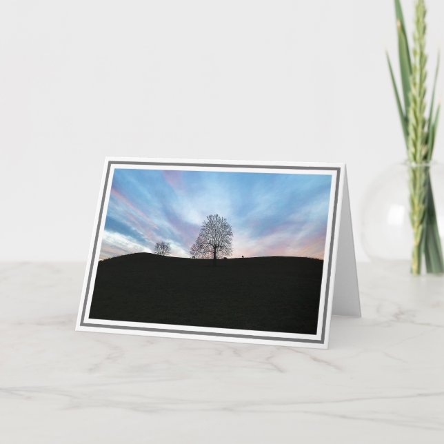 Tarjeta Escena de invierno Dusk con cielos azules, árboles (Anverso)