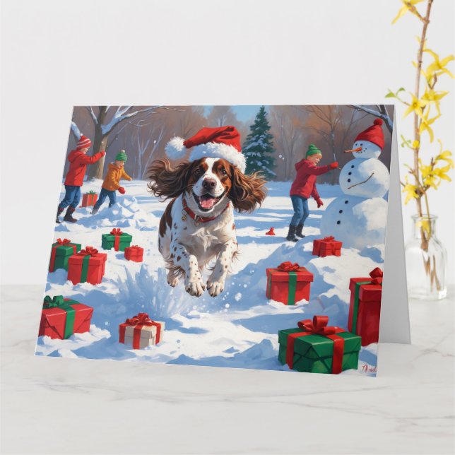 Tarjeta Escena festiva de Navidad con Brittany Spaniel en  (flor amarilla)