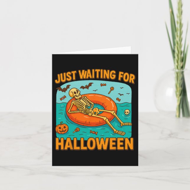 Tarjeta Esperando A Halloween Funny Skeleton Flotando (Anverso)