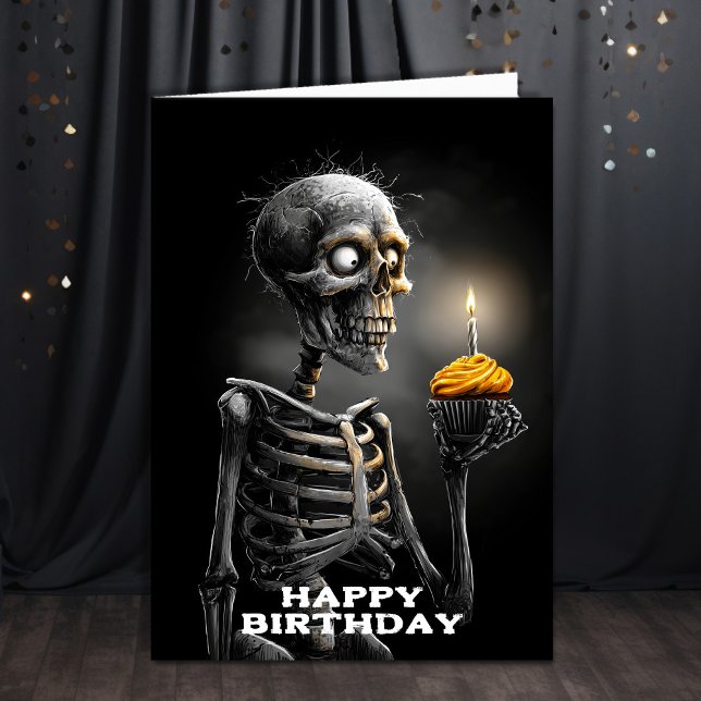 Tarjeta Esqueleto espeluznante con pastel de cumpleaños (Subido por el creador)