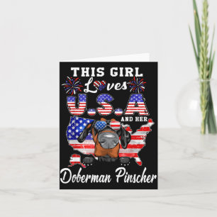 Tarjeta Esta chica ama al perro USA Doberman 4 de julio