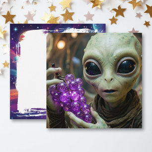 Tarjeta Extraterrestre estelar sosteniendo uvas cristalina