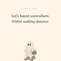Fantasma divertido de Halloween a distancia camina