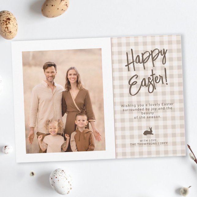 Tarjeta Farmhouse Gingham And Bunny Easter Family Photo (Subido por el creador)
