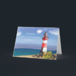 Tarjeta Faro costero de cumpleaños de Grandson<br><div class="desc">Celebra el día especial de tu amado nieto con esta encantadora tarjeta de saludo acuático. Decorada con una escena costera,  las olas vibrantes acarician suavemente la playa de arena,  mientras que un cautivador faro rojo y blanco se alza frente al cielo. Háganle saber que su luz brilla con fuerza.</div>