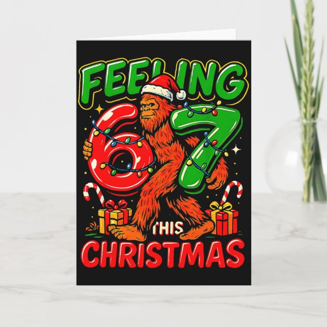 Tarjeta Feeling 67 This Christmas Funny Bigfoot  (Anverso)