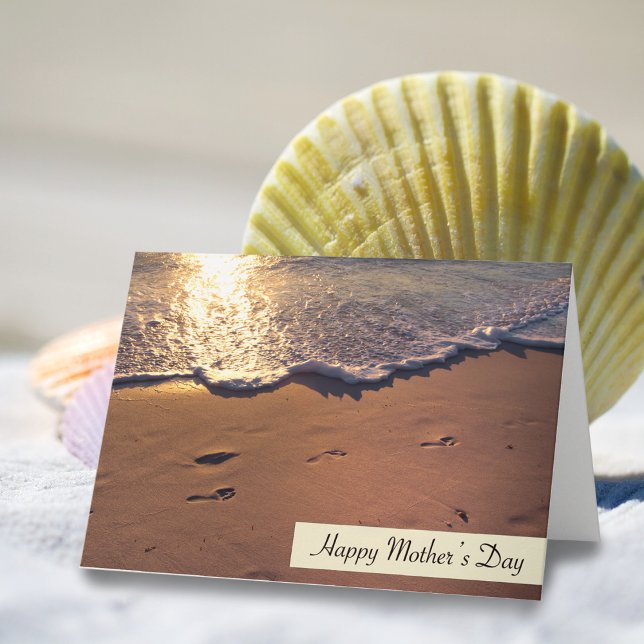 Tarjeta Felices huellas del día de la madre en arena (Subido por el creador)