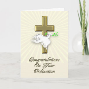 Tarjeta Felicidades de ordenación con una cruz dorada