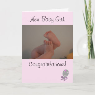 Tarjeta Felicidades por la nueva niña con sonajero rosa