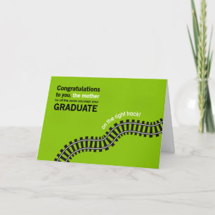 Tarjeta Felicitaciones a la madre graduada en el camino co