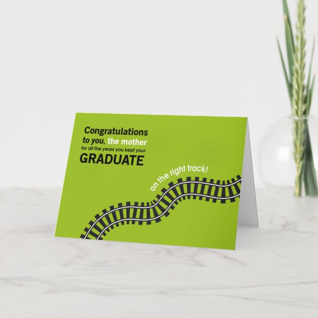 Tarjeta Felicitaciones a la madre graduada en el camino co (Anverso)