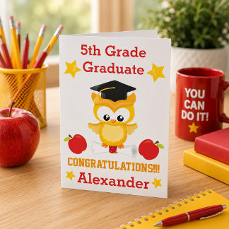 Tarjeta Felicitaciones en rojo y dorado para graduado de 5