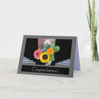 Tarjeta Felicitaciones -flores y escaleras en gris/amarill