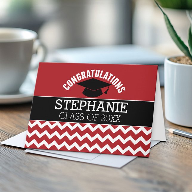 Tarjeta Felicitaciones Graduado - Graduación negra roja (Custom, Personalized Graduation Congratulations - Folded Greeting Card)