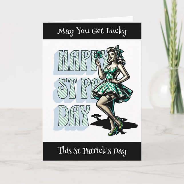 Tarjeta Feliz Chica de Pinup de St Patrick (Anverso)