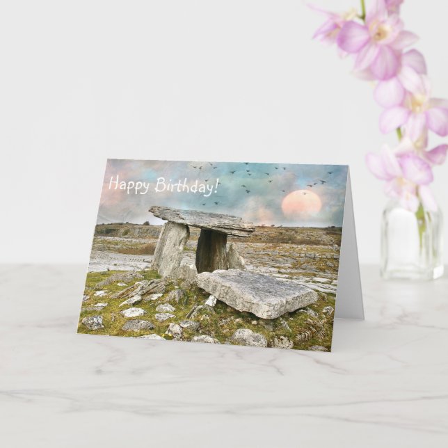 Tarjeta Feliz cumpleaños a las ruinas celtas (Orquídea)