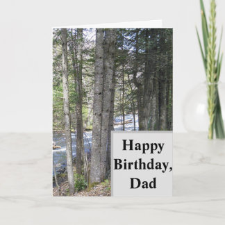 Tarjeta Feliz cumpleaños a papá. bosque con riachuelo