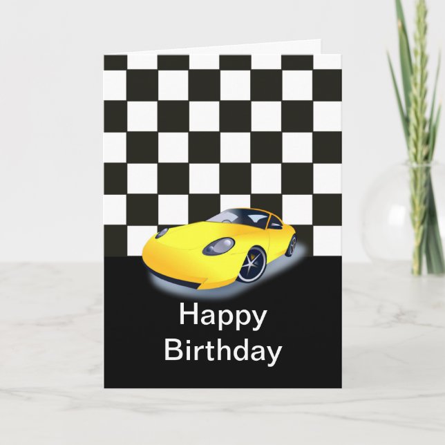 Tarjeta Feliz cumpleaños con el coche de carreras amarillo (Anverso)