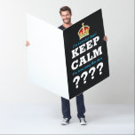 Tarjeta Feliz cumpleaños, divertida gigantesca talla<br><div class="desc">Una tarjeta de cumpleaños divertida basada en la idea "Mantener la calma y continuar" . Cualquier celebración de Año no solamente hitos de celebración. Fácil de añadir el año de elección y el mensaje personalizado para hacer esta tarjeta "Keep Calm" para él muy especial.</div>