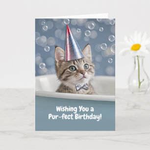 Tarjeta Feliz cumpleaños, dulce gatito en la bañera con Go
