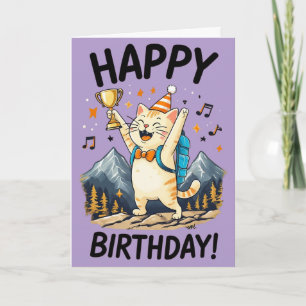 Tarjeta Feliz Cumpleaños Gato Montañero con Trofeo y Cumbr
