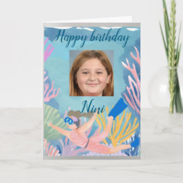 Tarjeta Feliz cumpleaños joven niña buceadora