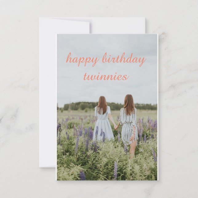 Tarjeta feliz cumpleaños para los mellizos ahí fuera (Anverso)