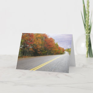 Tarjeta Feliz cumpleaños por otoño alrededor de la curva