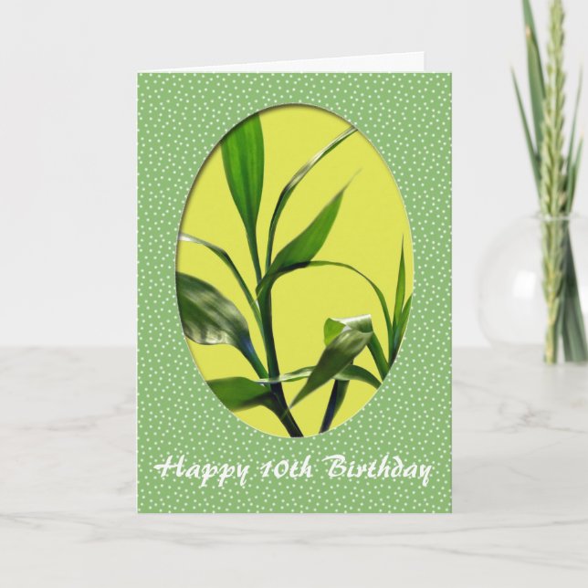 Tarjeta Feliz cumpleaños, verdes y afortunados hojas de ba (Anverso)