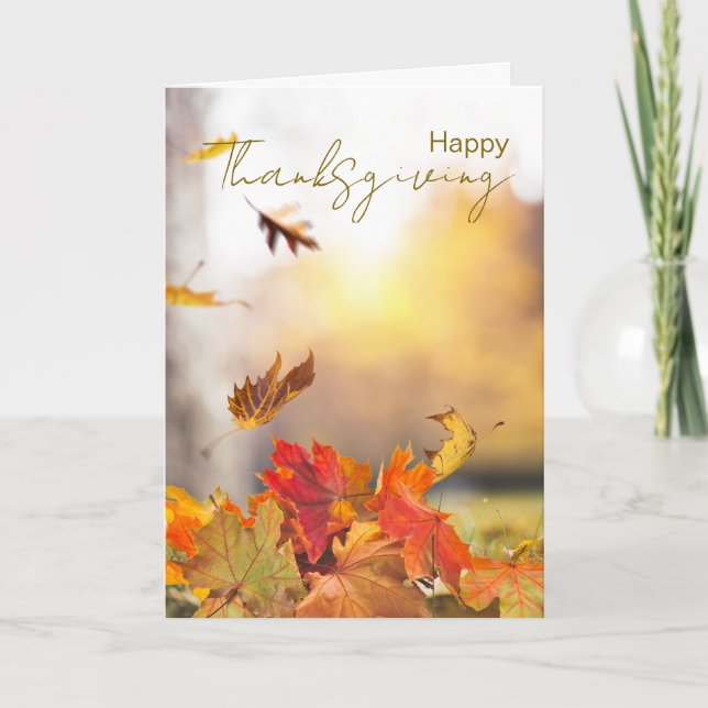 Tarjeta Feliz Día de Acción de Gracias con las hojas del o (Anverso)