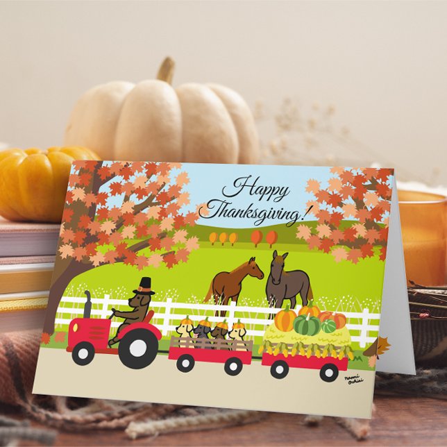 Tarjeta Feliz Día de Acción de Gracias Labradors y Tractor (Happy Thanksgiving Labradors and Tractor Design Card for Chocolate Labrador Owners. )