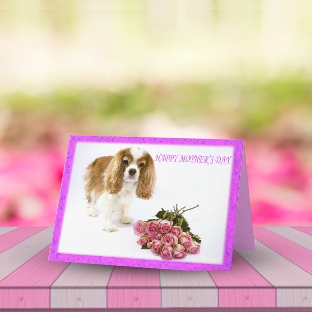Tarjeta Feliz Día de la Madre Cavalier Con Ramo de Rosas (Subido por el creador)